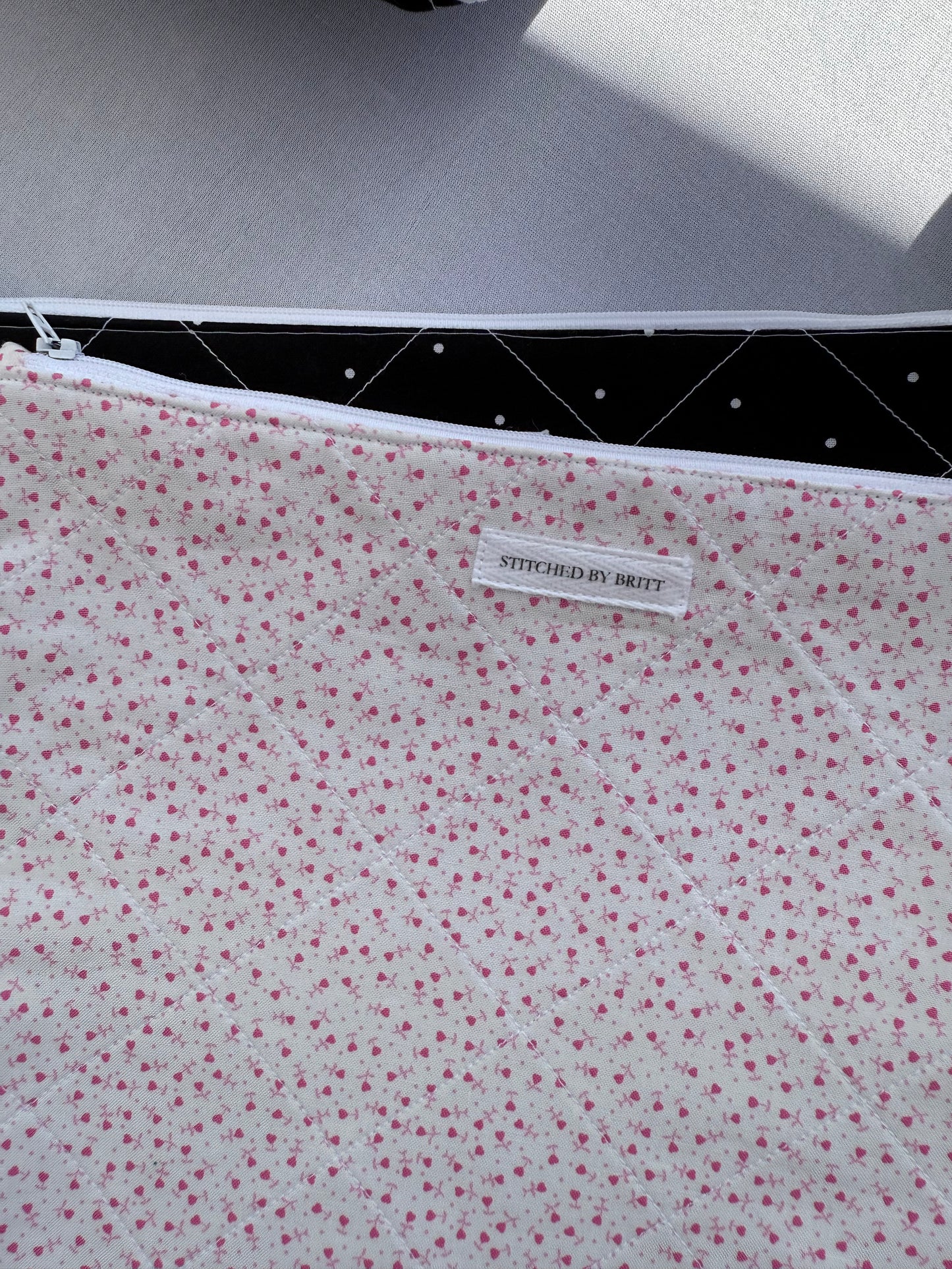 DISCOUNT Zip Pouch